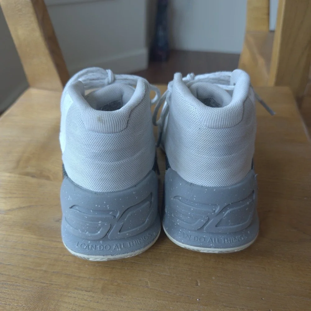 Under Armour Curry 3 White Grey Basketball Shoes 1274061-101 Boys 6.5Y Mens 6.5